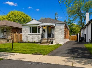 226 Thirtieth St, Toronto, ON M8W3E1