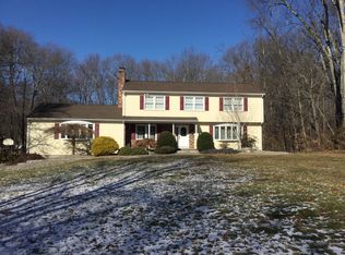 20 Mistywood Ln, Trumbull, CT 06611