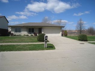 40627 Harmon Dr, Sterling Heights, MI 48310