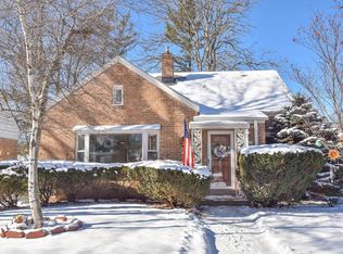 4949 North Berkeley BOULEVARD, Whitefish Bay, WI 53217