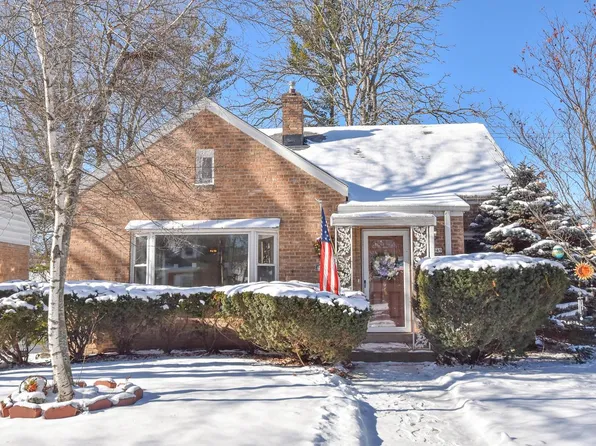 4949 North Berkeley BOULEVARD, Whitefish Bay, WI 53217