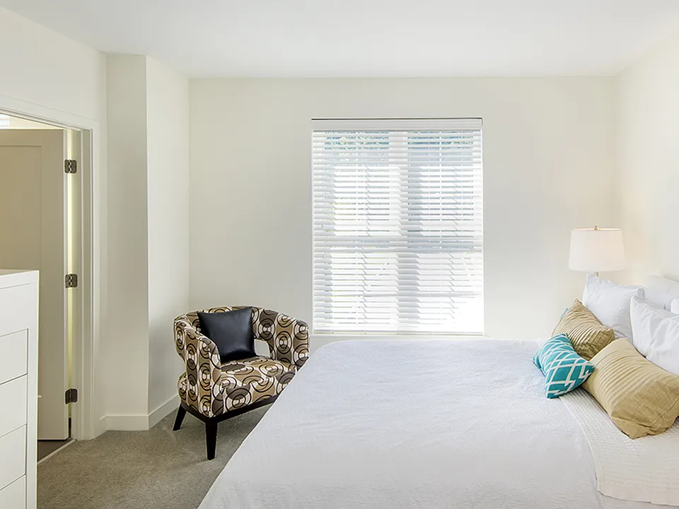 Airy & Light King-Sized Bedrooms