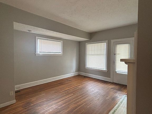 2nd image of 2048 W 98th St APT 1
