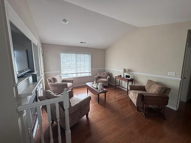 7494 Thomas Dr — Photo 10