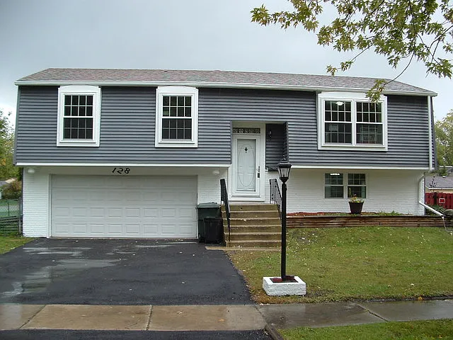 128 E Maple Dr photo 1