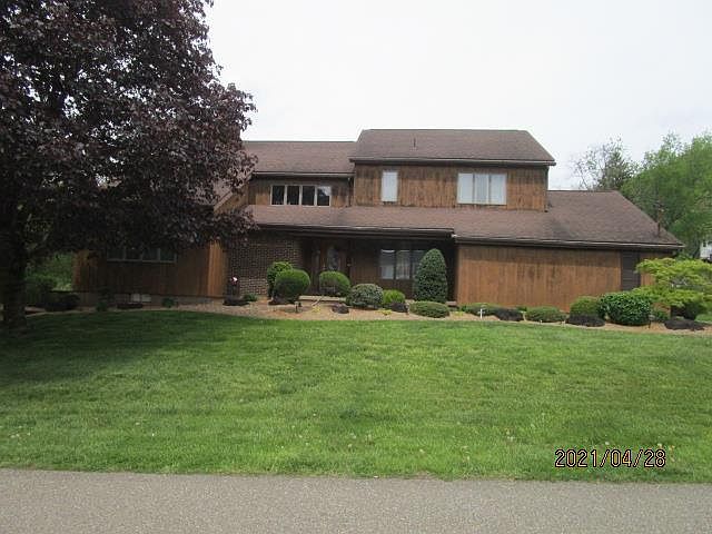 1st image of 40 Neubauer Dr