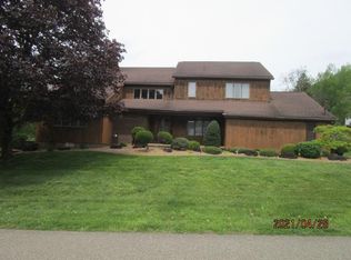 40 Neubauer Dr, New Martinsville, WV