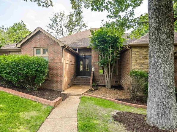 8986 Cairn Ridge Dr, Germantown, TN 38139