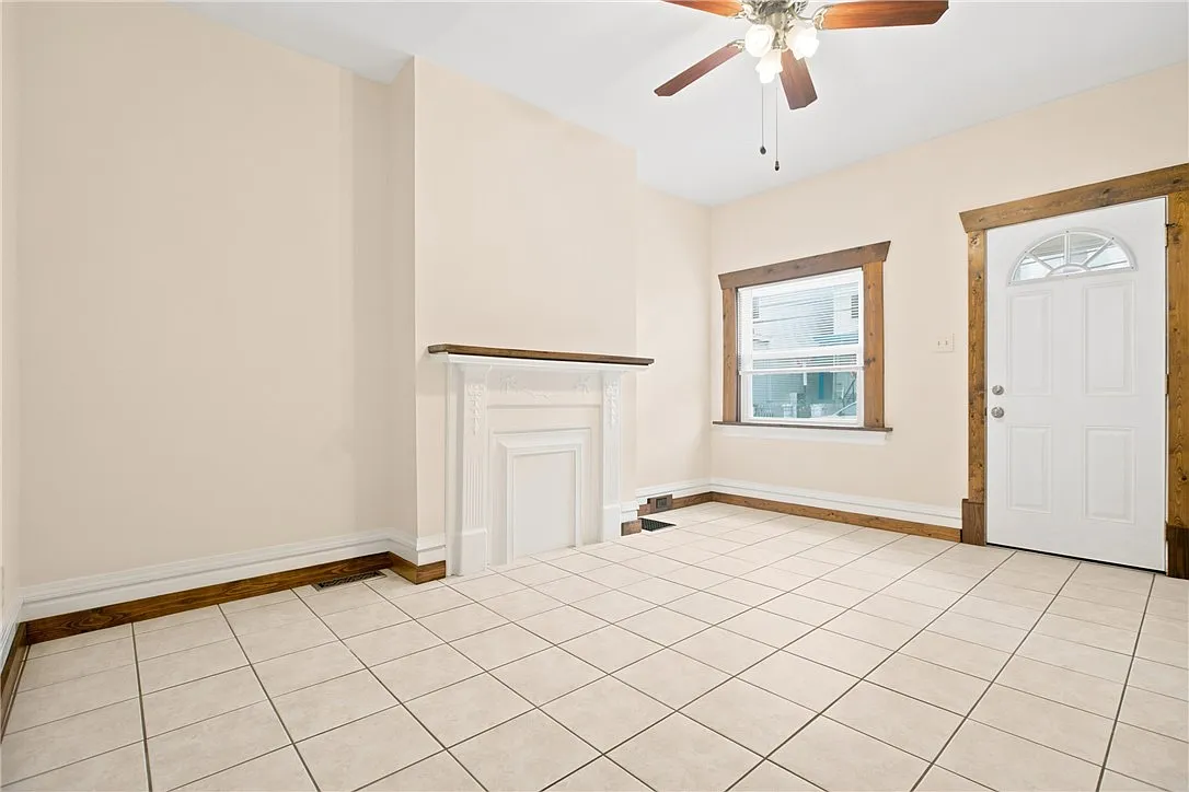 2 bed, $1,400 — Photo 4