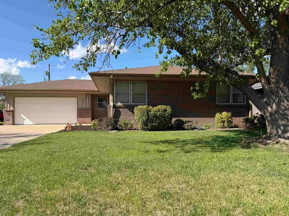 2930 25th St, Great Bend, KS 67530