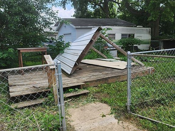 2nd image of 308 E North St