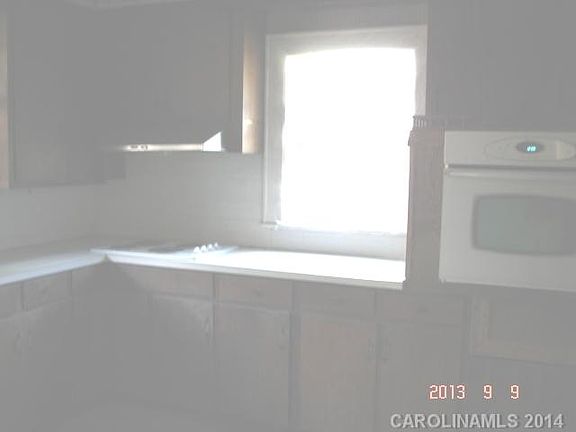 5th image of 222 Berry St