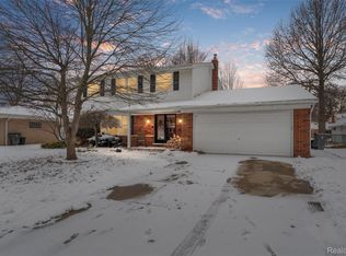 37701 Via Rosalie St, Clinton Township, MI 48036