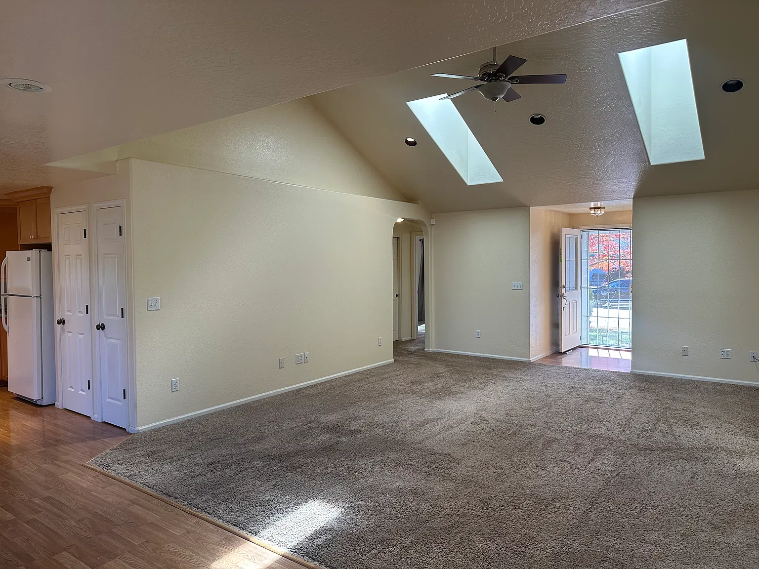 3 bed, 1500 sqft, $2,500 — Photo 2
