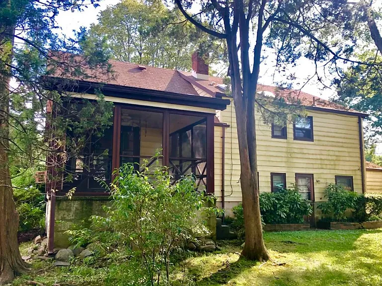 1425 Boynton Ave — Photo 2