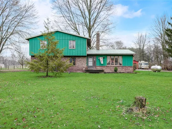 10085 Franchester Rd, Burbank, OH 44214
