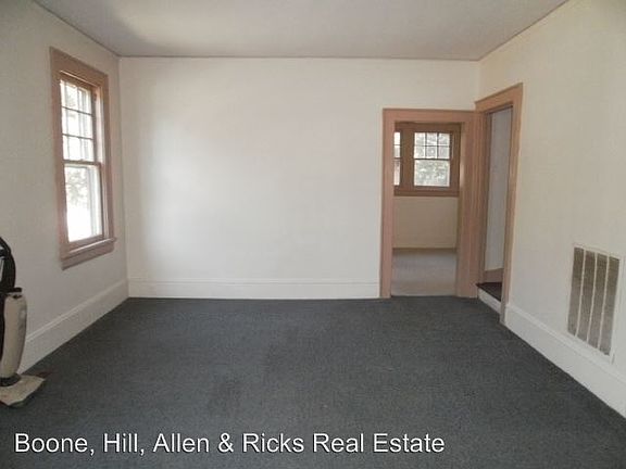 3rd image of 534 Park Pl