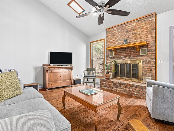 4th image of 8132 Lightfoot Ct