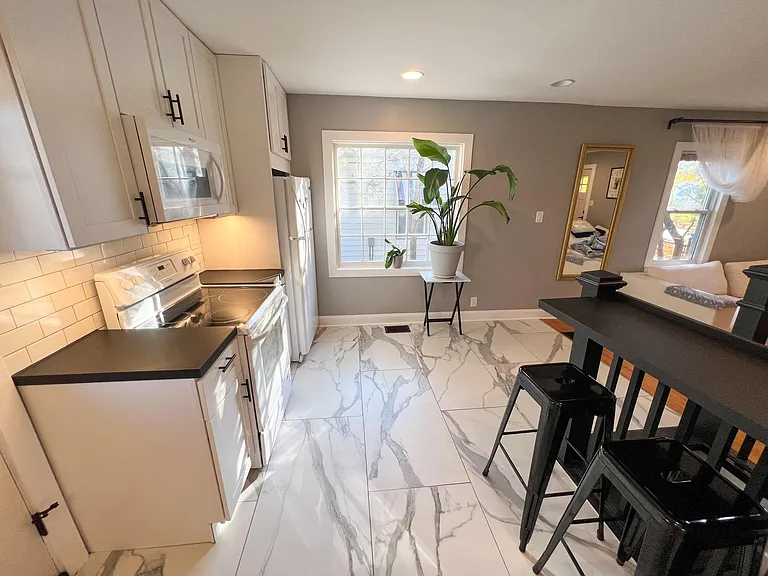 2738 Allegheny Ave — Photo 4