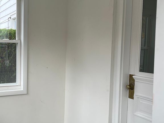 2nd image of 46 Rose St Floor 2