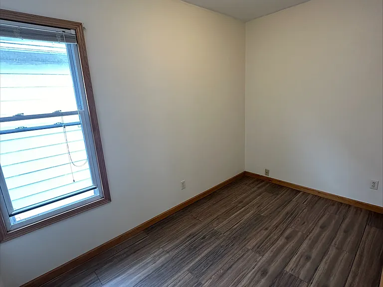 2622 N Newhall St #A — Photo 12