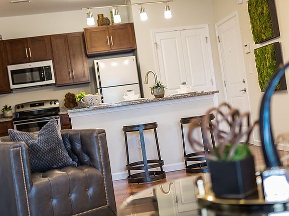 4th image of 3902 Pallas Way #3932-2D