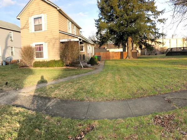 719 Gorley St, Uhrichsville, OH 44683