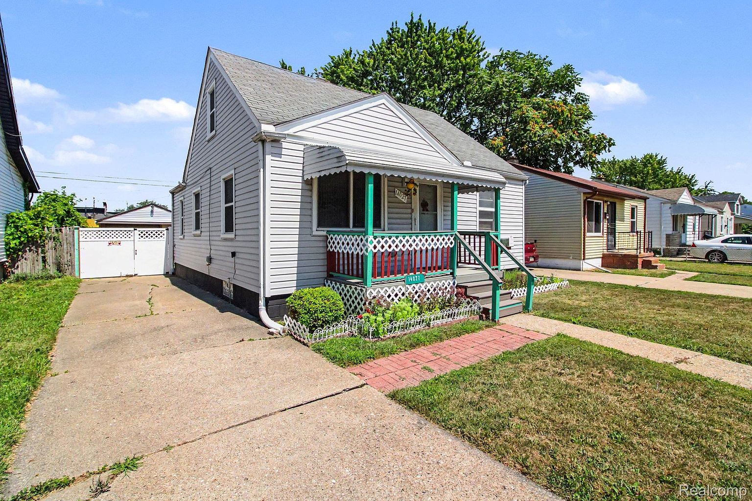 14027 Hobart Ave, photo 29