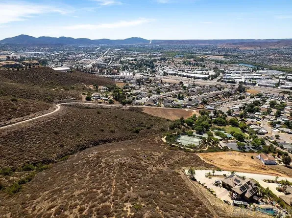 Shadow Hill Rd #3, Santee, CA 92071
