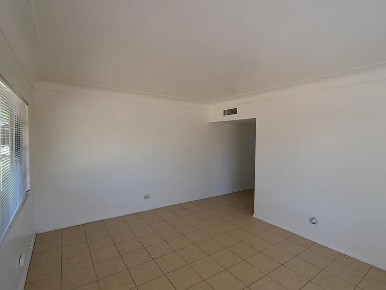 1150 N Santa Rosa Ave — Photo 3