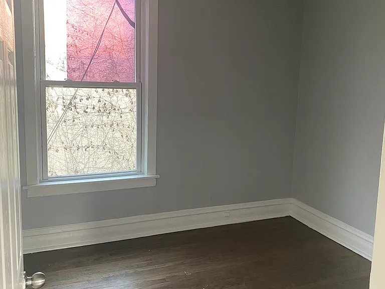 2704 E 77th St #2 — Photo 8