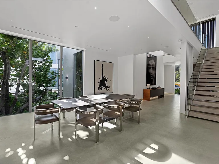 501 Palm Dr — Photo 23