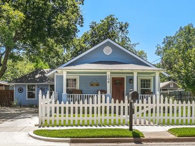 104 S Pendell Ave, Cleburne, TX, 76033