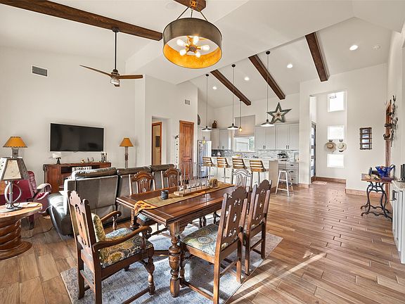 4th image of 102 Leach Ln