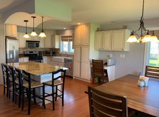 901 Lakeview Ct, Lake Crystal, MN 56055