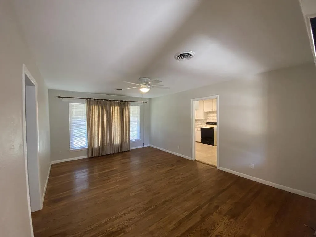 3312 Patterson — Photo 3