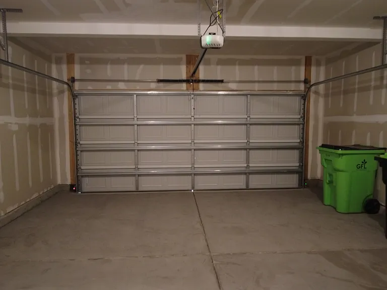 806 McKenzie Park Ter — Photo 34
