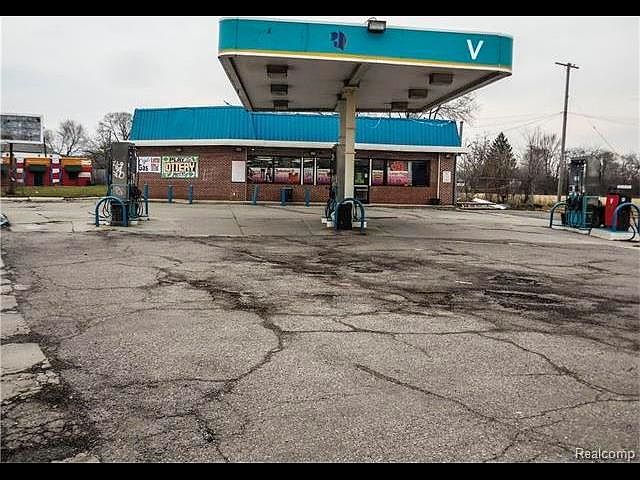 1st image of 4251 W Warren Ave