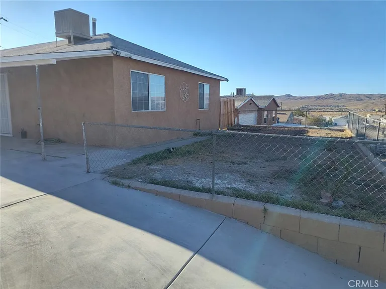 322 Maxine Ave #1 — Photo 2