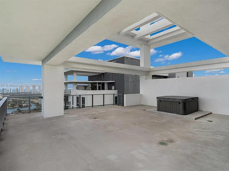16385 Biscayne Blvd #4 — Photo 48
