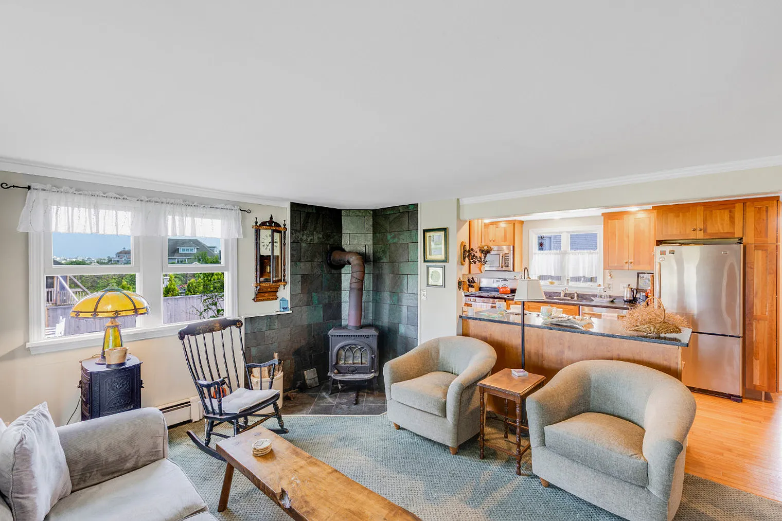 2 bed, 1.0 bath, $2,467 — Photo 4