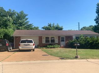 4094 Domenico Ct, Bridgeton, MO 63044