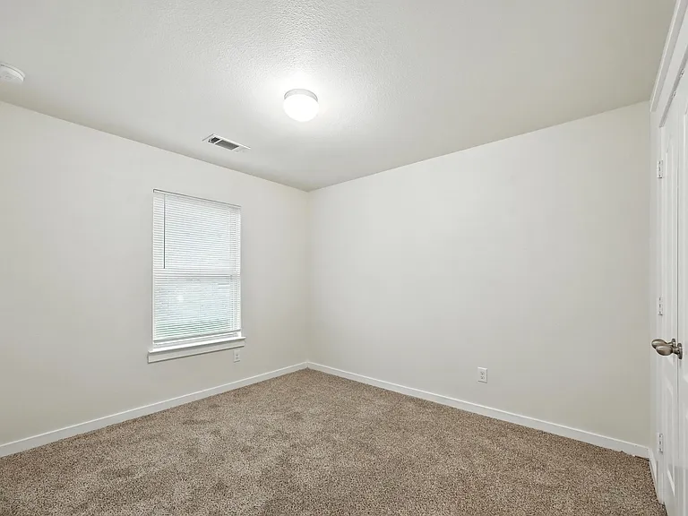 1581 Ferguson Dr — Photo 14