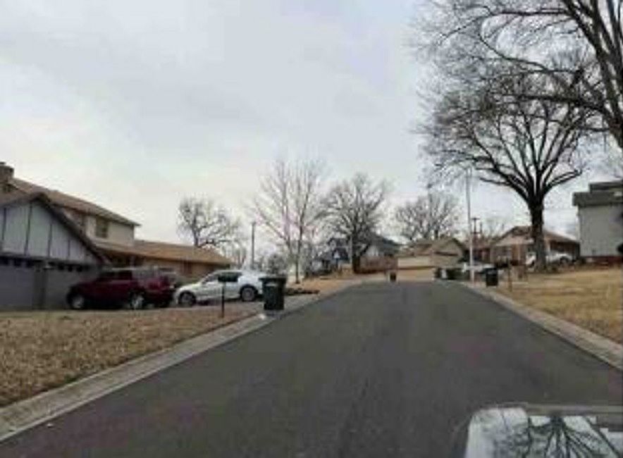 Exterior Neighborhood (street photo)
