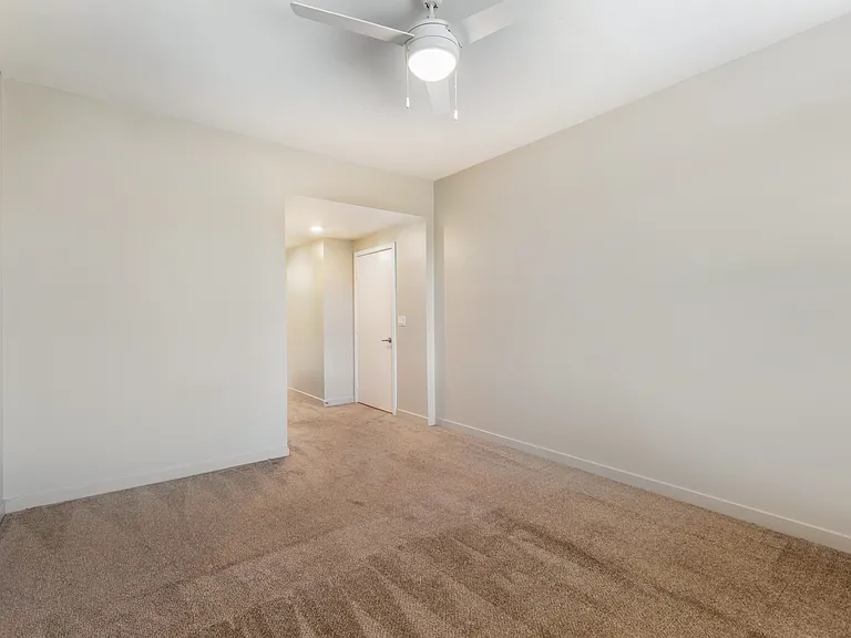 Metro Gateway Apartment Homes — Photo 33