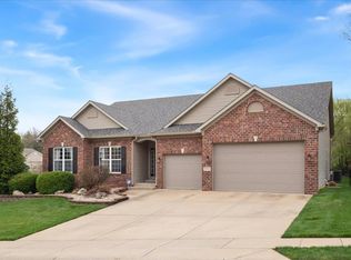 6151 Stone Wolfe Dr, Glen Carbon, IL 62034