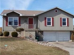 846 Quail Ridge Rd, Peculiar, MO 64078