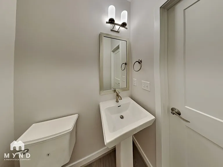 10944 NE 189th St #D — Photo 17