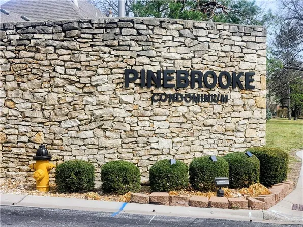 10217 Conser St, Overland Park, KS 66212