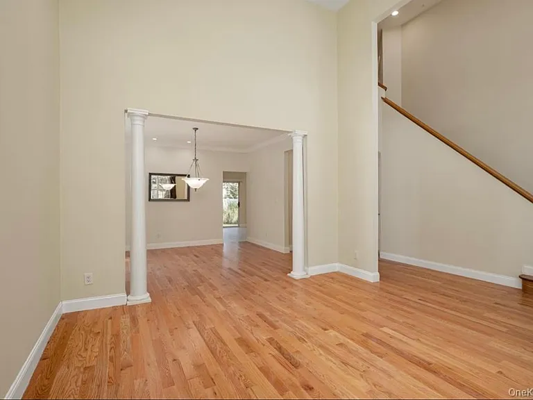 23 Honeysuckle Ct — Photo 6